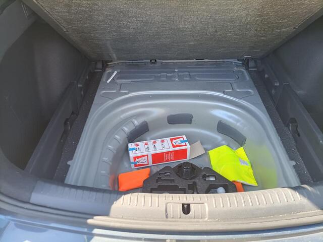 Seat LEON SPORTSTOURER 1.5 TSI Style Business Intense, Navi, Cruise