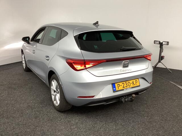 Seat LEON 1.0 eTSI Style Business Intense | Verwacht | Trekhaak |