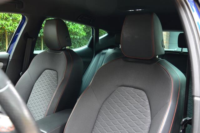 Seat LEON 1.0 TSI FR Launch Edition Navi/Ecc/Pdc/Apple Carplay/Android Auto/Extra getint glas/Virtual dashboard/lichtmetalen velgen 17"