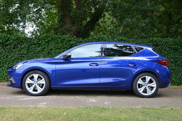 Seat LEON 1.0 TSI FR Launch Edition Navi/Ecc/Pdc/Apple Carplay/Android Auto/Extra getint glas/Virtual dashboard/lichtmetalen velgen 17"