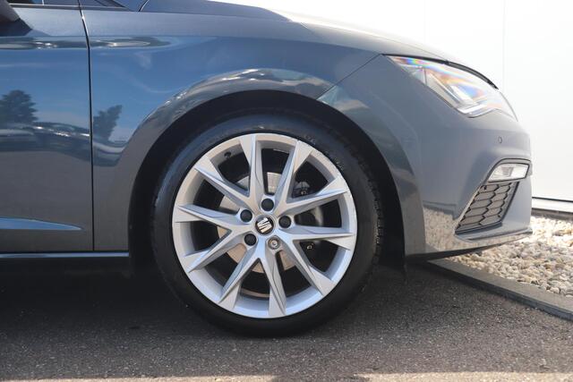Seat LEON ST 1.5 TSI FR Business Intense 131PK Virtual Cockpit 18 inch LMV Half Leder Beats Audio Navigatie Clima Cruise Sfeerverlichting