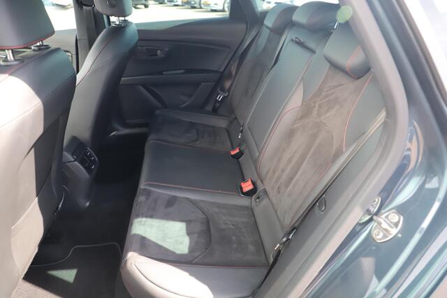 Seat LEON ST 1.5 TSI FR Business Intense 131PK Virtual Cockpit 18 inch LMV Half Leder Beats Audio Navigatie Clima Cruise Sfeerverlichting