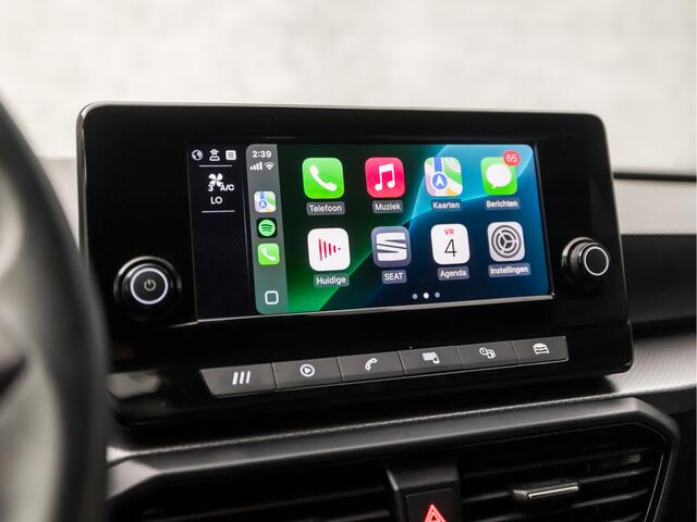 Seat LEON Sportstourer 1.0 TSI Sport (APPLE CARPLAY, CLIMATE, LM VELGEN, CRUISE, SPORTSTOELEN, GETINT GLAS, NIEUWE APK, NIEUWSTAAT)