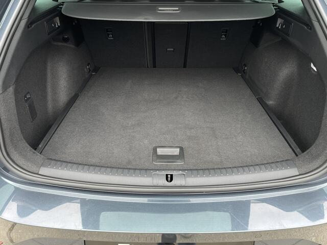 Seat LEON Sportstourer 1.5 eTSI FR | Elek. Trekhaak | LED | Carplay | Camera | Navi | Keyless | Adap. Cruise