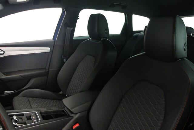 Seat LEON Sportstourer Style Business Intense 1.5 TSI eHybrid 204pk DSG Automaat Adaptive cruise control, Navigatie, LED koplampen, App connect, Parkeersensoren, Airco, DAB, Radio
