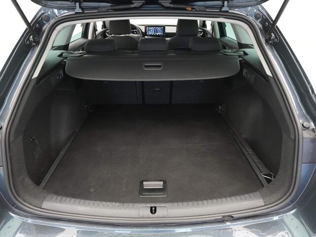 Seat LEON Sportstourer 1.0 eTSI 110pk DSG Style Business Intense Navigatie Wegkl. trekhaak Camera Acc 35