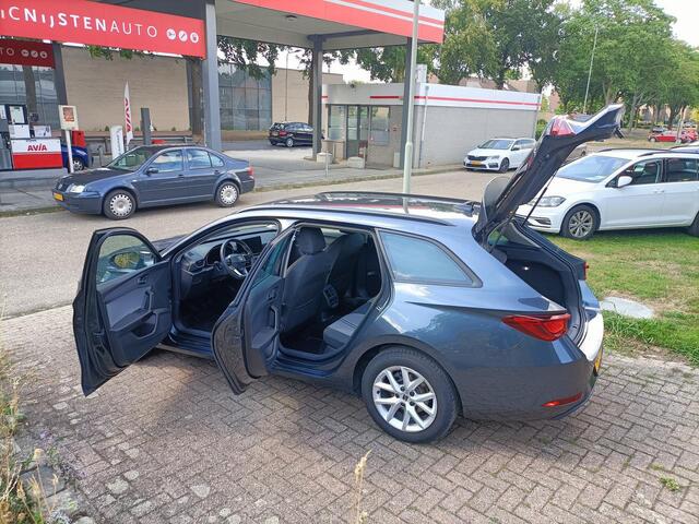 Seat LEON SPORTSTOURER 1.5 TSI Style Business Intense, Navi, Cruise