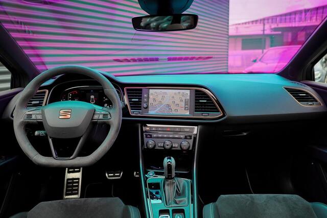 Seat LEON ST 2.0 TSI 4DRIVE CUPRA R Ultimate Edition / Pano / Carplay