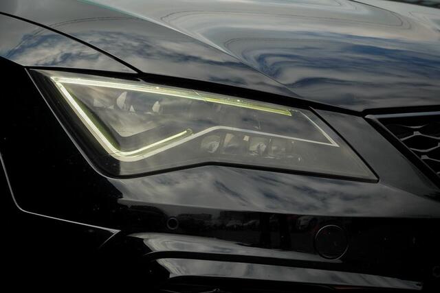 Seat LEON ST 2.0 TSI 4DRIVE CUPRA R Ultimate Edition / Pano / Carplay