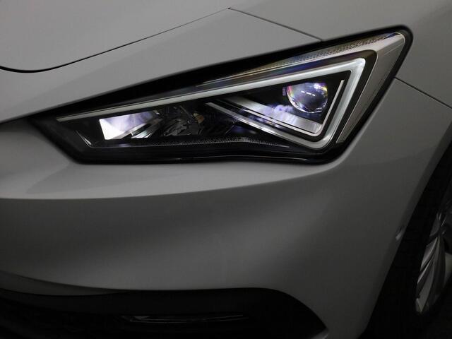Seat LEON Sportstourer 1.5eTSI/150PK Style DSG · Camera + Parkeersensoren · Keyless · App connect · Garantie tot maart 2029
