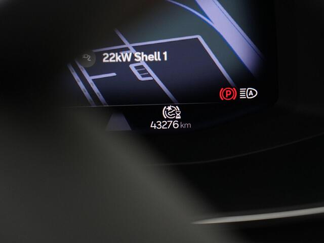 Seat LEON Sportstourer 1.0 TSI 110 pk Style Business Intense | Panoramadak | Stuur-/stoelverwarming | Achteruitrijcamera | Navigatie