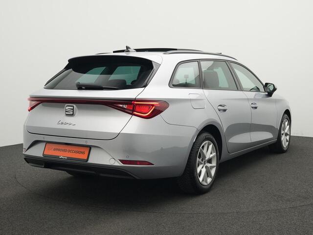 Seat LEON Sportstourer 1.0 TSI 110 pk Style Business Intense | Panoramadak | Stuur-/stoelverwarming | Achteruitrijcamera | Navigatie