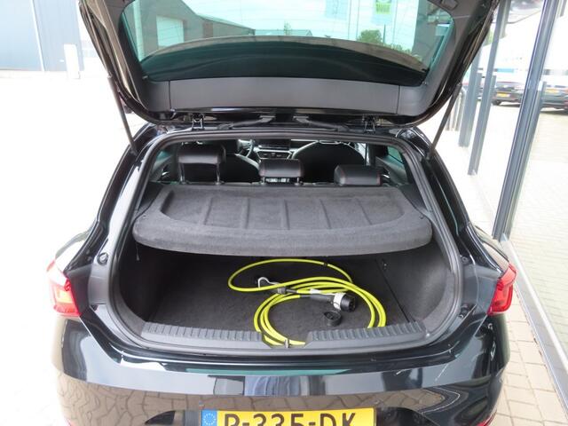 Seat LEON 1.4 TSI eHybrid PEHV FR Business Intense Pano 2021