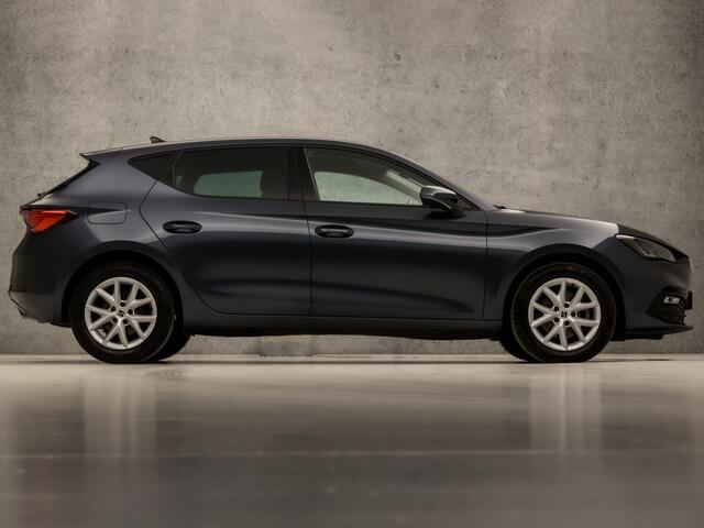 Seat LEON 1.0 TSI Sport (VIRTUAL COCKPIT, APPEL CARPLAY, GROOT NAVI, STUUR/STOELVERWARMING, ADAPTIVE CRUISE, KEYLESS, SPORTSTOELEN, CAMERA, LANE ASSIST, DAB+, NIEUWSTAAT)