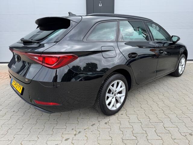 Seat LEON 1.0 TSI STYLE BUSINESS INTENS / ACC / CAMERA / APPLE CARPLAY / NL-AUTO / DEALER ONDERHOUDEN.