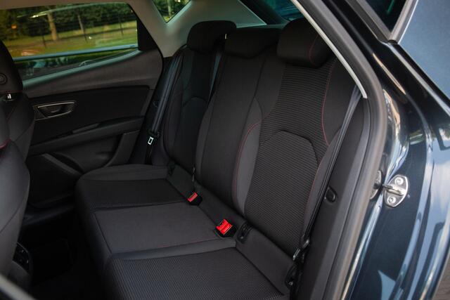 Seat LEON 1.5 TSI FR Business Intense Cruise control, Sportstuur, Rode sticksels