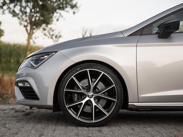 Seat LEON ST 2.0 4DRIVE CUPRA Pano Virtual Keyless Schaal