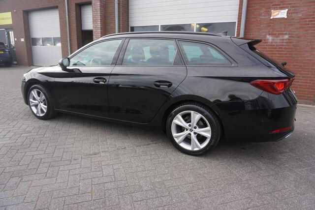 Seat LEON Sportstourer 1.0 TSI FR SPORT LUXE KEURIGE NETTE STAAT PANORAMADAK VIRTUEEL COCKPIT CAMERA STOEL+STUURVERWARMING ANDROID/APPLECARPLAY NAVI 17INCH KEYLESS CLIMA CRUISE BLUETOOTH ENZ...