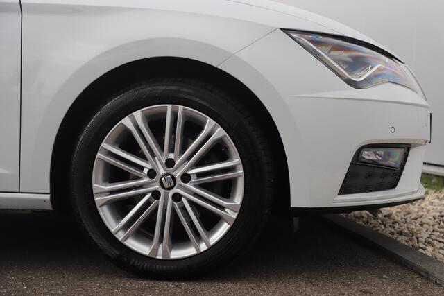 Seat LEON ST 1.6 TDI Xcellence Business Intense DSG Automaat Panoramadak Full LED Beats Audio Adaptive Cruise Navigatie Achteruitrijcamera Carplay Android 17 inch LMV
