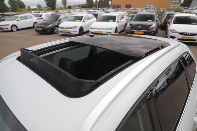 Seat LEON ST 1.6 TDI Xcellence Business Intense DSG Automaat Panoramadak Full LED Beats Audio Adaptive Cruise Navigatie Achteruitrijcamera Carplay Android 17 inch LMV