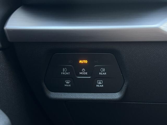 Seat LEON 1.5 eTSI FR Business Intense | Virtual Cockpit | Trekhaak | Wireless Carplay | 18 inch