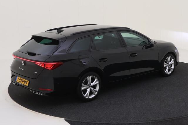 Seat LEON Sportstourer 1.5 TSI FR Business Intense / Navigatie / Led / Camera / Parkeersensoren / Lichtmetaal 17 inch /