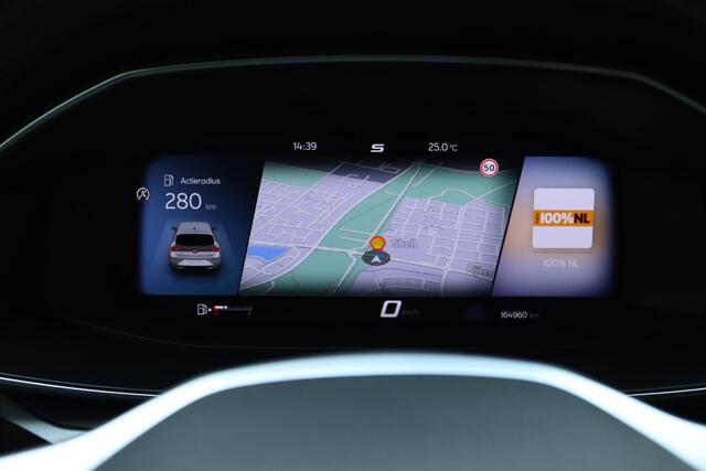 Seat LEON 1.5 TSI FR LAUNCH EDITION | PANO | VIRT. COCKPIT | LED | CAMERA | KEY-LESS | ACC | WINTERPACK