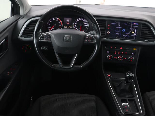 Seat LEON 1.0 EcoTSI Style Business | Carplay | Trekhaak | Navigatie | Parkeerhulp | Climate control | Cruise control | Bluetooth