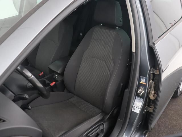 Seat LEON 1.0 EcoTSI Style Business | Carplay | Trekhaak | Navigatie | Parkeerhulp | Climate control | Cruise control | Bluetooth