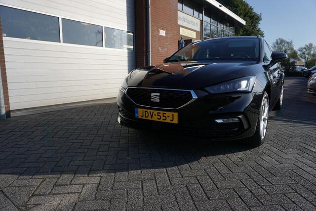 Seat LEON Sportstourer 1.5 eTSI 150PK AUTOMAAT STYLE CAMERA ANDROID-APPLECARPLAY(NAVI) STOEL+STUURVERWARMING PDC V+A ECC AIRCO CRUISECONTROL BLUETOOTH LMV ENZ...