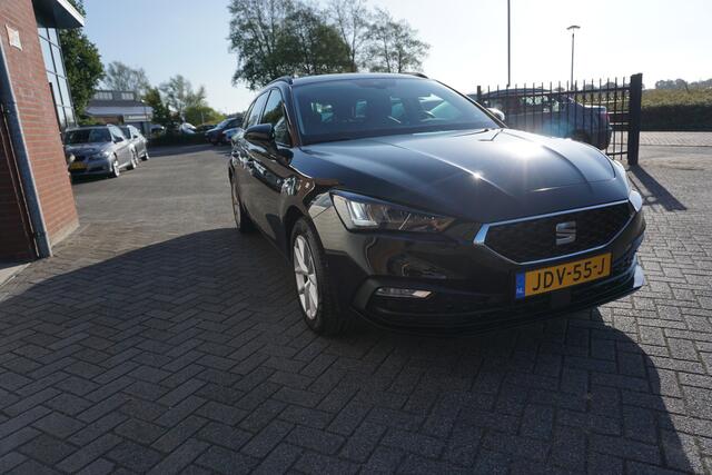 Seat LEON Sportstourer 1.5 eTSI 150PK AUTOMAAT STYLE CAMERA ANDROID-APPLECARPLAY(NAVI) STOEL+STUURVERWARMING PDC V+A ECC AIRCO CRUISECONTROL BLUETOOTH LMV ENZ...