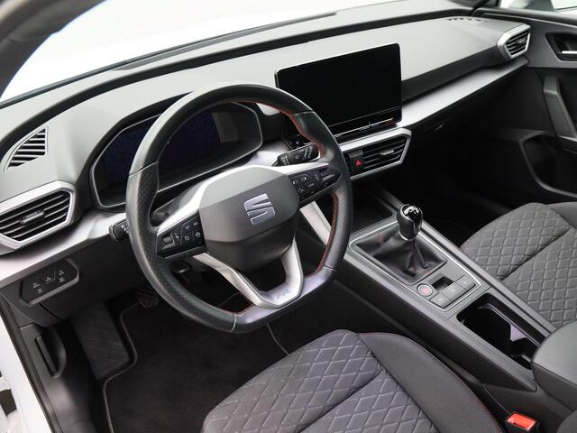 Seat LEON 1.5 TSi 150 Pk FR Business | Full LED | Adaptive Cruise | Trekhaak | Sensoren | Privacy Glass | Navigatiesysteem | 17 Inch | 60.393 Km!!