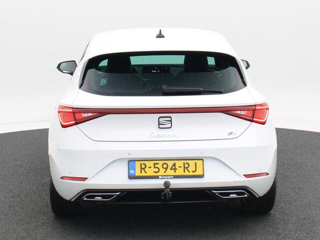 Seat LEON 1.5 TSi 150 Pk FR Business | Full LED | Adaptive Cruise | Trekhaak | Sensoren | Privacy Glass | Navigatiesysteem | 17 Inch | 60.393 Km!!