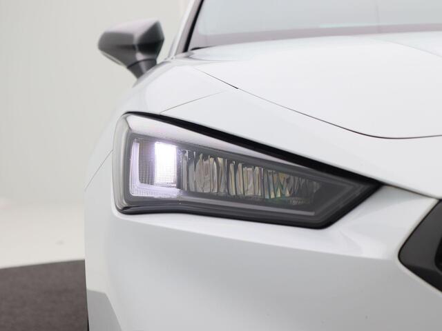 Seat LEON 1.5 TSi 150 Pk FR Business | Full LED | Adaptive Cruise | Trekhaak | Sensoren | Privacy Glass | Navigatiesysteem | 17 Inch | 60.393 Km!!