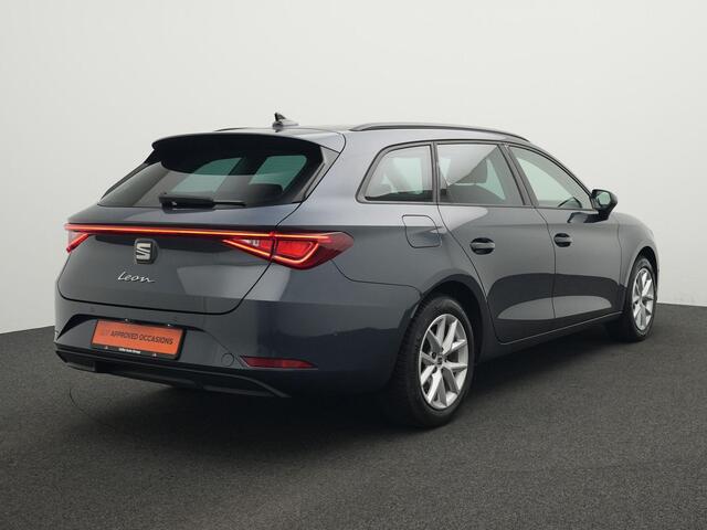 Seat LEON Sportstourer 1.0 eTSI 110 pk DSG Style Business Intense | LED koplampen | Trekhaak | Achteruitrijcamera | Stoel-/stuurverwarming | 16 inch