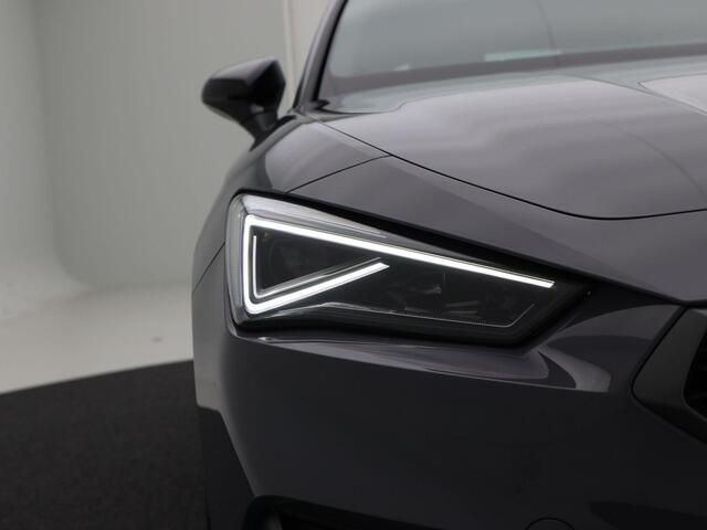 Seat LEON FR Business 1.5 TSI eHybrid PHEV 204pk | Panoramadak | Adaptive cruise control | Stoelverwarming | Black pack