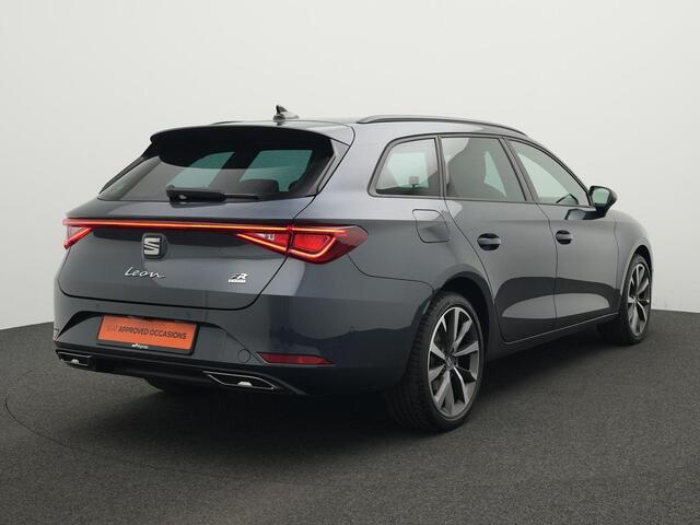 Seat LEON Sportstourer 1.4 TSI eHybrid 204 pk DSG FR Business Intense | Trekhaak | Full LED | Sportstoelen | Stoelverwarming | Achteruitrijcamera | 18 inch 'Performance'