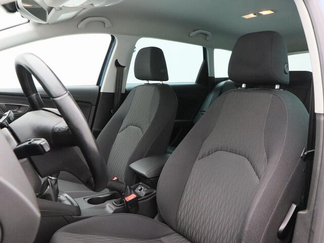 Seat LEON ST 1.0 EcoTSi Style Connect 115 Pk | Cruise Control | Sensoren | Bluetooth | Privacy Glass | Climate Control | 16 Inch