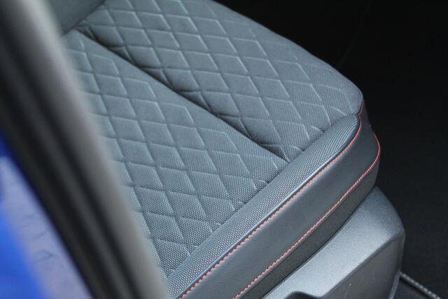 Seat LEON 1.5 eTSI 150Pk FR Launch Edition | Panoramadak | NL-auto