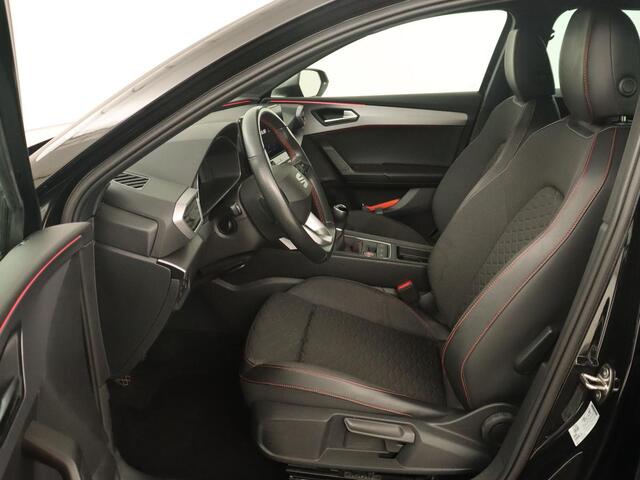 Seat LEON 1.0 TSI FR Intens | Stoel & stuurverwarming | Carplay | Camera | Adaptive cruise | Navigatie | Park Assist | Digital Cockpit | Keyless | Full LED