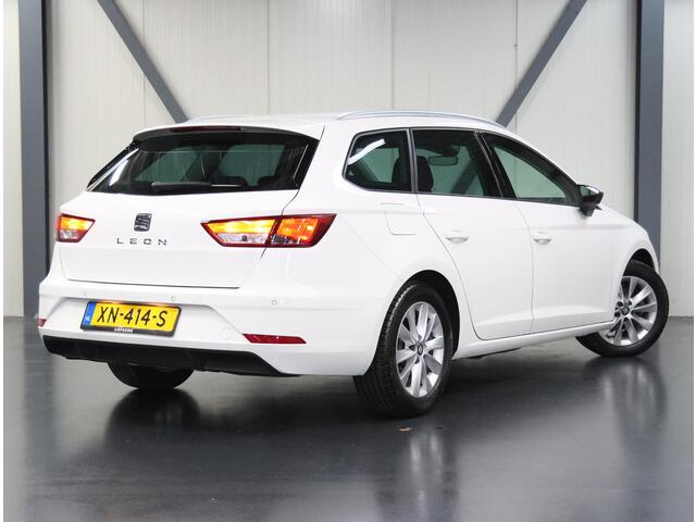 Seat LEON ST 116pk Style Intense | 1ste eigenaar | AppleCarPlay/AndroidAuto | Parkeersensoren VOOR+Achter | Armsteun | Keyless | Navigatie | Cruise Crontol | Climate | Privacy Glass | Isofix |