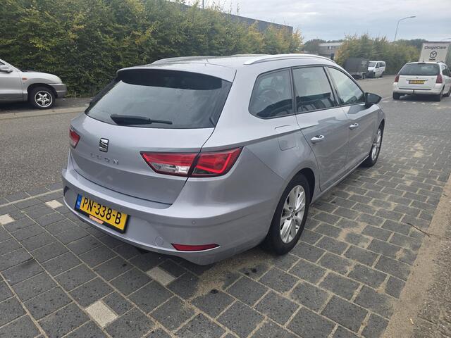 Seat LEON ST 1.0 EcoTSI Style Business Intense 5 deurs, airco, apple carplay enz