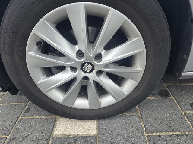 Seat LEON ST 1.0 EcoTSI Style Business Intense 5 deurs, airco, apple carplay enz