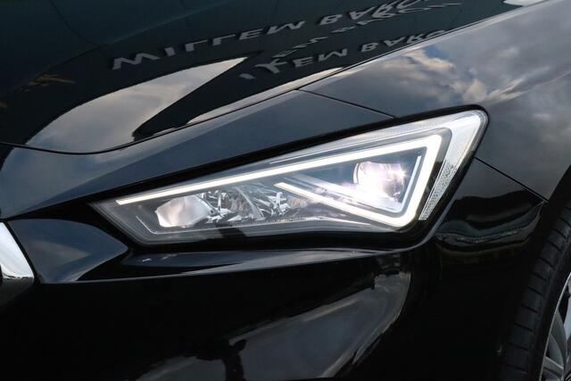 Seat LEON Sportstourer 1.5 TSI Style Business Intense CARPLAY|TREKH|ADAPT.CRUISE|STUUR/STOELVERW|ELEK.A.KLEP|CAM|NAV|LED|ECC|PDC|17'LMV 1'EIG