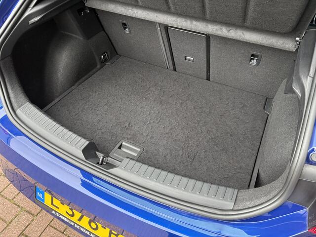 Seat LEON 1.5 eTSI 150pk DSG FR Launch Edition SCHUIFDAK/BEATS/18INCH/CAMERA/KEYLESS