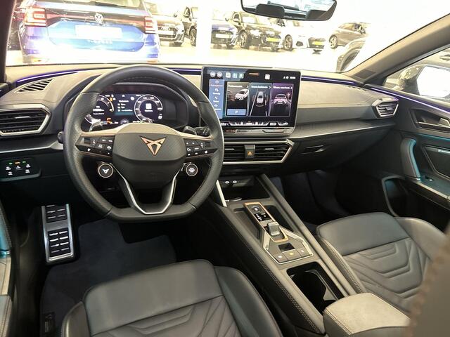 Seat LEON 1.5 TSI 204pk DSG e-Hybrid VZ Performance · Panoramadak · Camera · Keyless · Dodehoek Detectie · Sennheiser Audio · Elek. Voorstoelen · Carbon Spiegelkappen · 19'' Inch · Garantie t/m 02-02-2030 of 100.000km