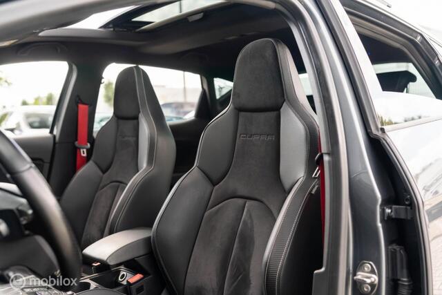 Seat LEON 2.0 TSI CUPRA 300 F1 DSG / panoramadak / Beats / LED
