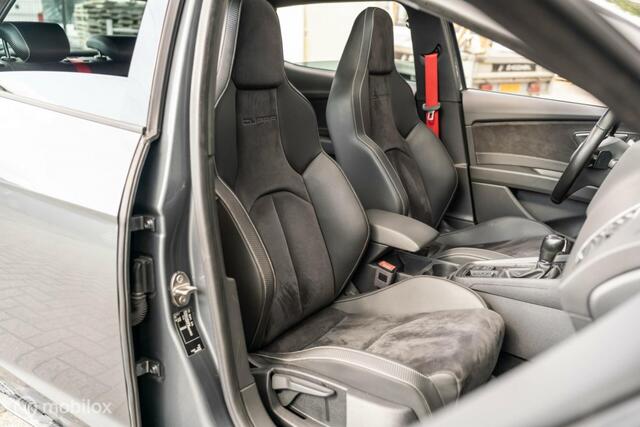 Seat LEON 2.0 TSI CUPRA 300 F1 DSG / panoramadak / Beats / LED