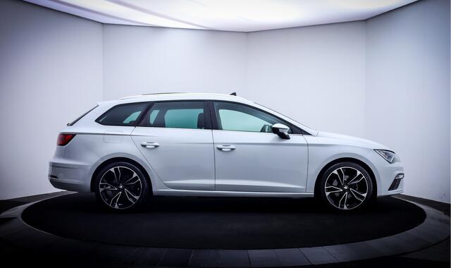 Seat LEON ST 1.4TSI 150Pk Dsg FR-Intense PANO | FULL LED | CAMERA | SEAT SOUND | STOELVERW | CARPLAY | LMV 18'' | NAVI | DAB