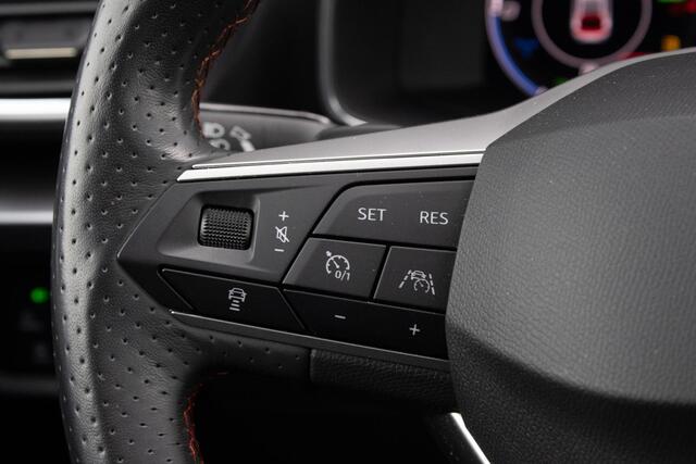 Seat LEON 1.4 TSI eHybrid PHEV FR Bus.Int. PANO CAMERA ACC CARPLAY